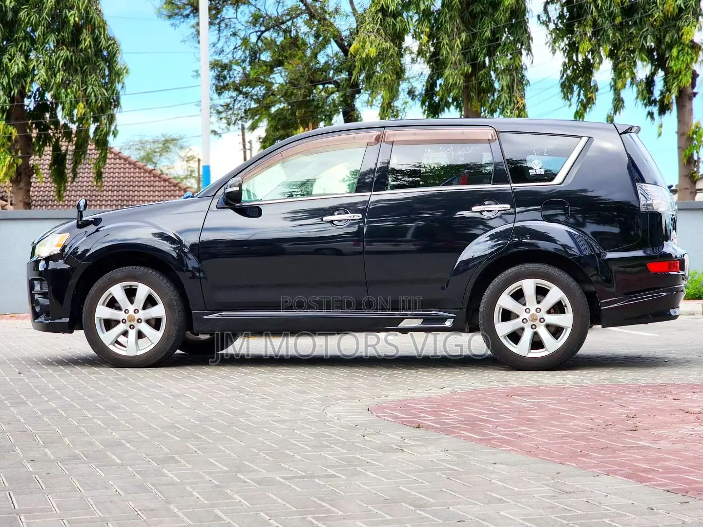 Mitsubishi Outlander 2012 Black