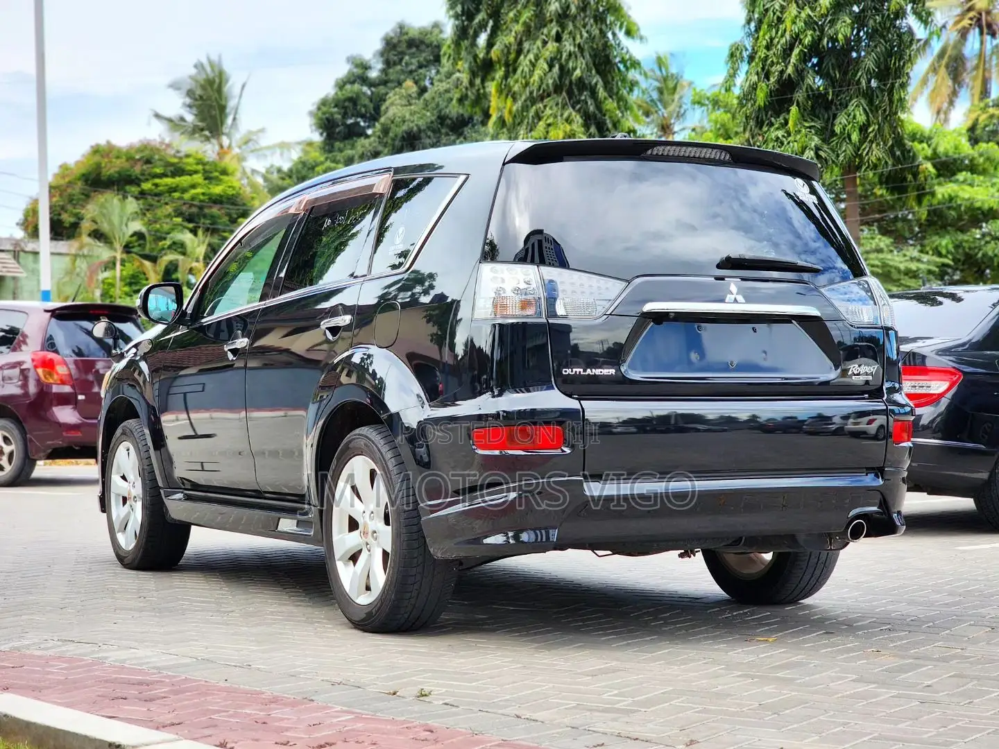Mitsubishi Outlander 2012 Black