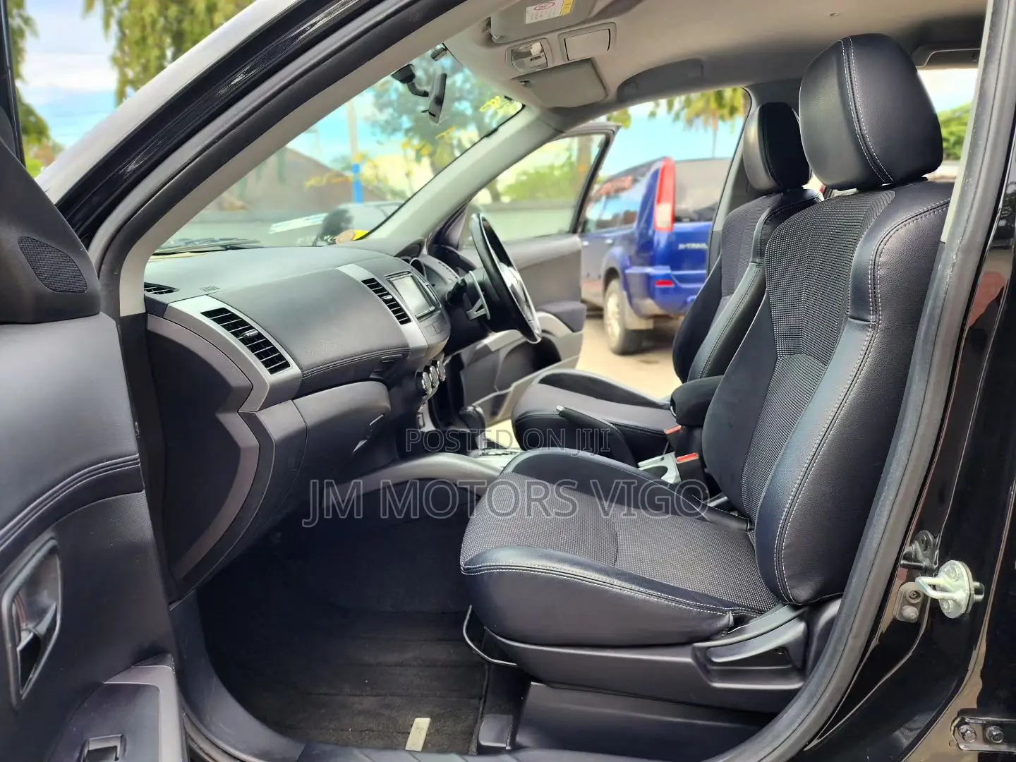 Mitsubishi Outlander 2012 Black