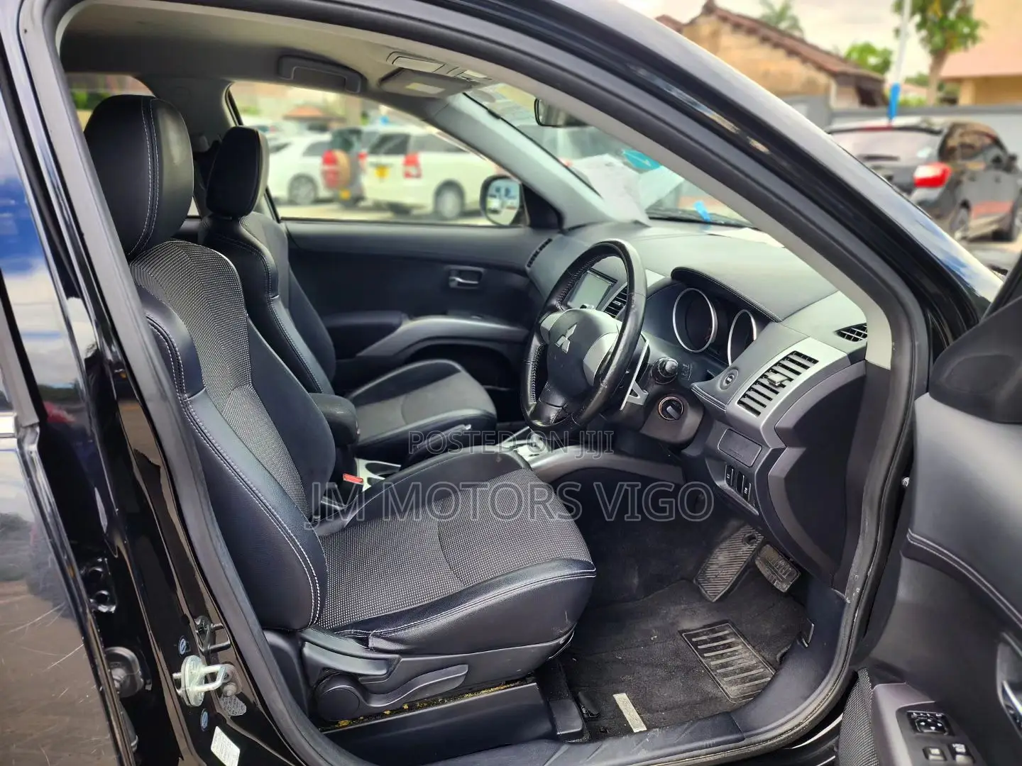 Mitsubishi Outlander 2012 Black