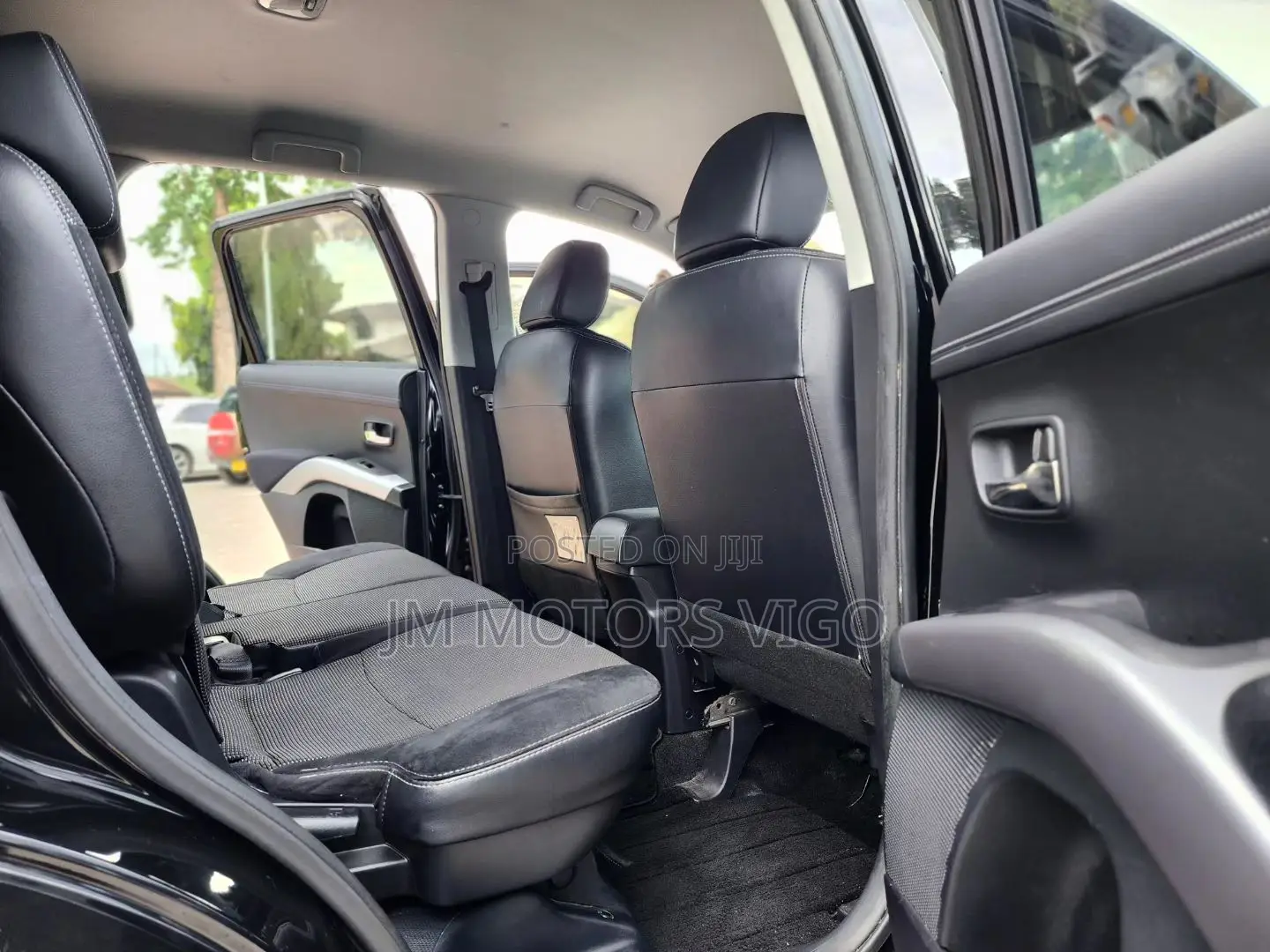 Mitsubishi Outlander 2012 Black