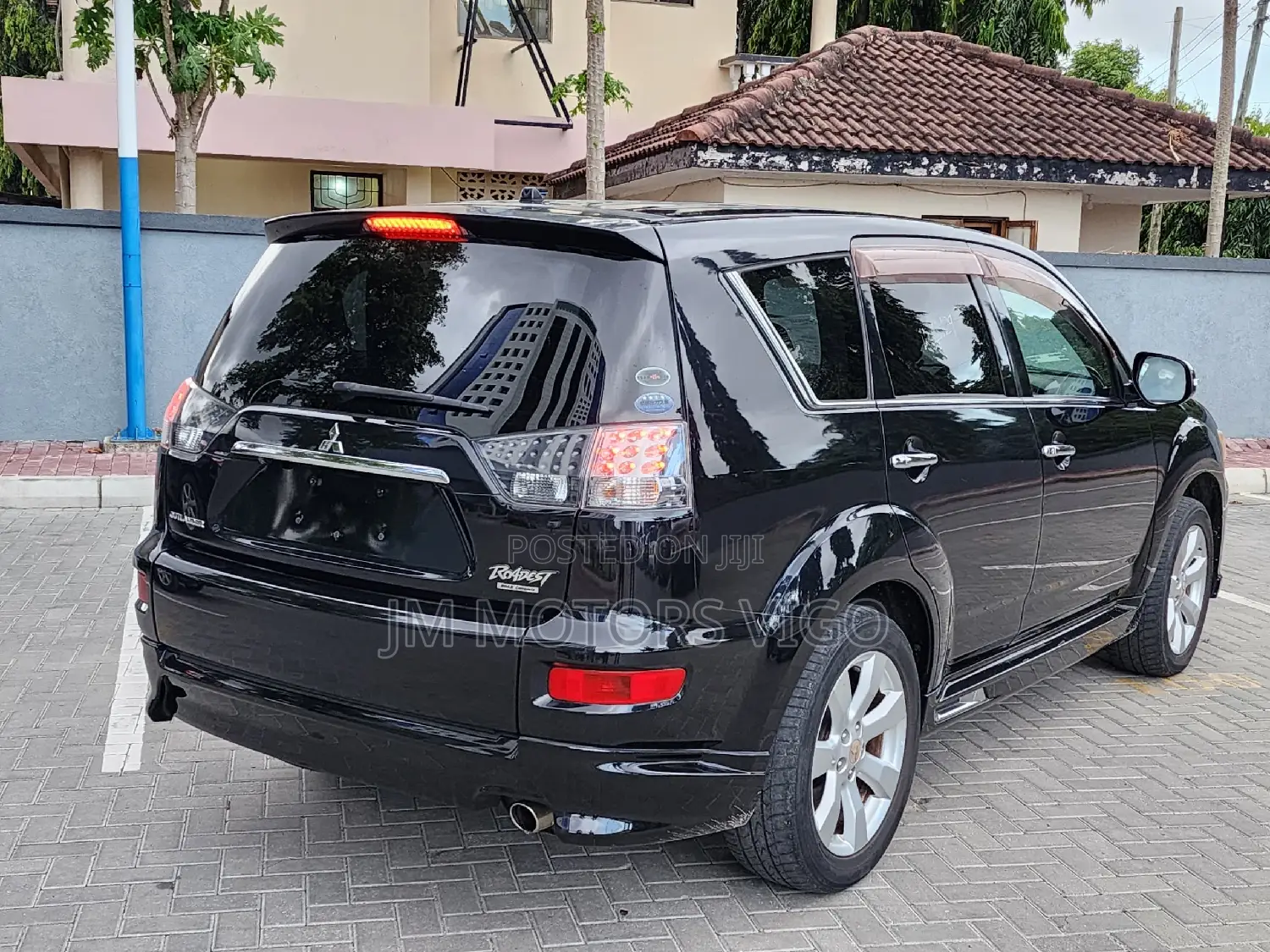 Mitsubishi Outlander 2012 Black