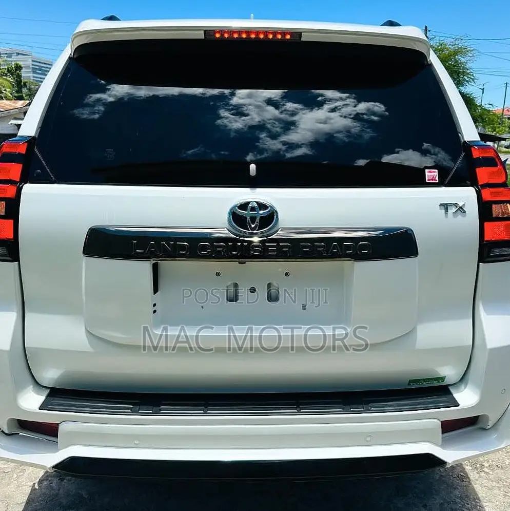Toyota Land Cruiser Prado 2021 White