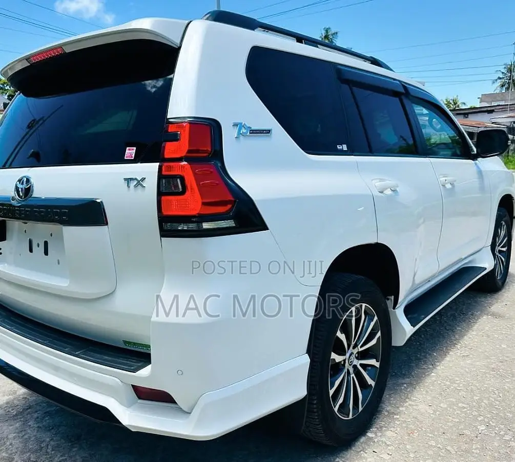 Toyota Land Cruiser Prado 2021 White