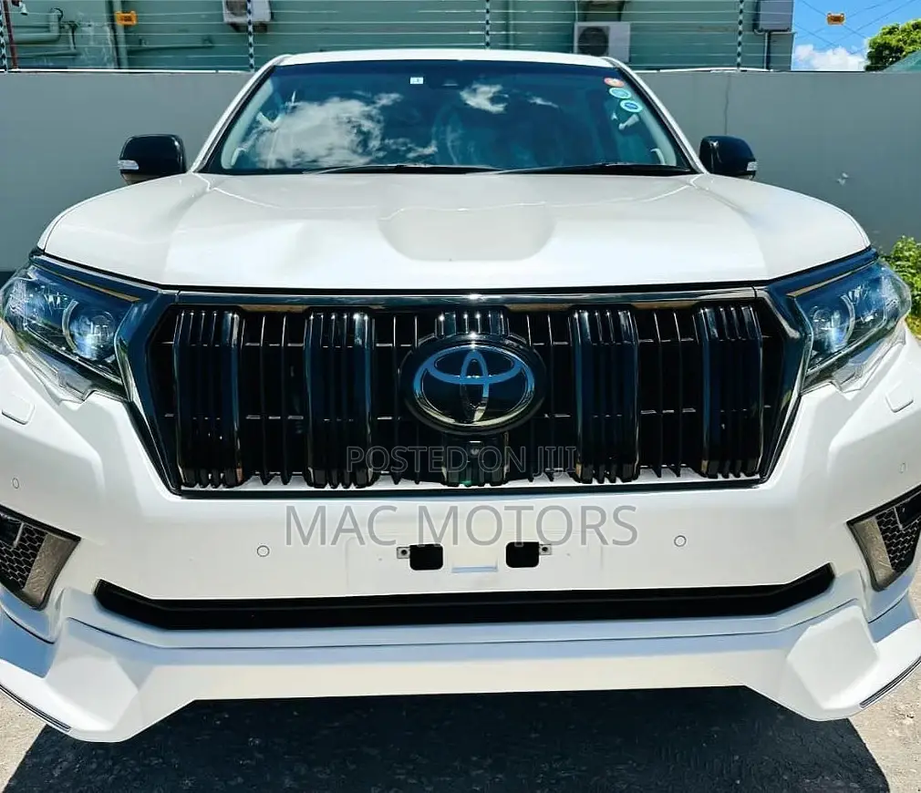 Toyota Land Cruiser Prado 2021 White