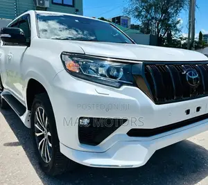 Toyota Land Cruiser Prado 2021 White