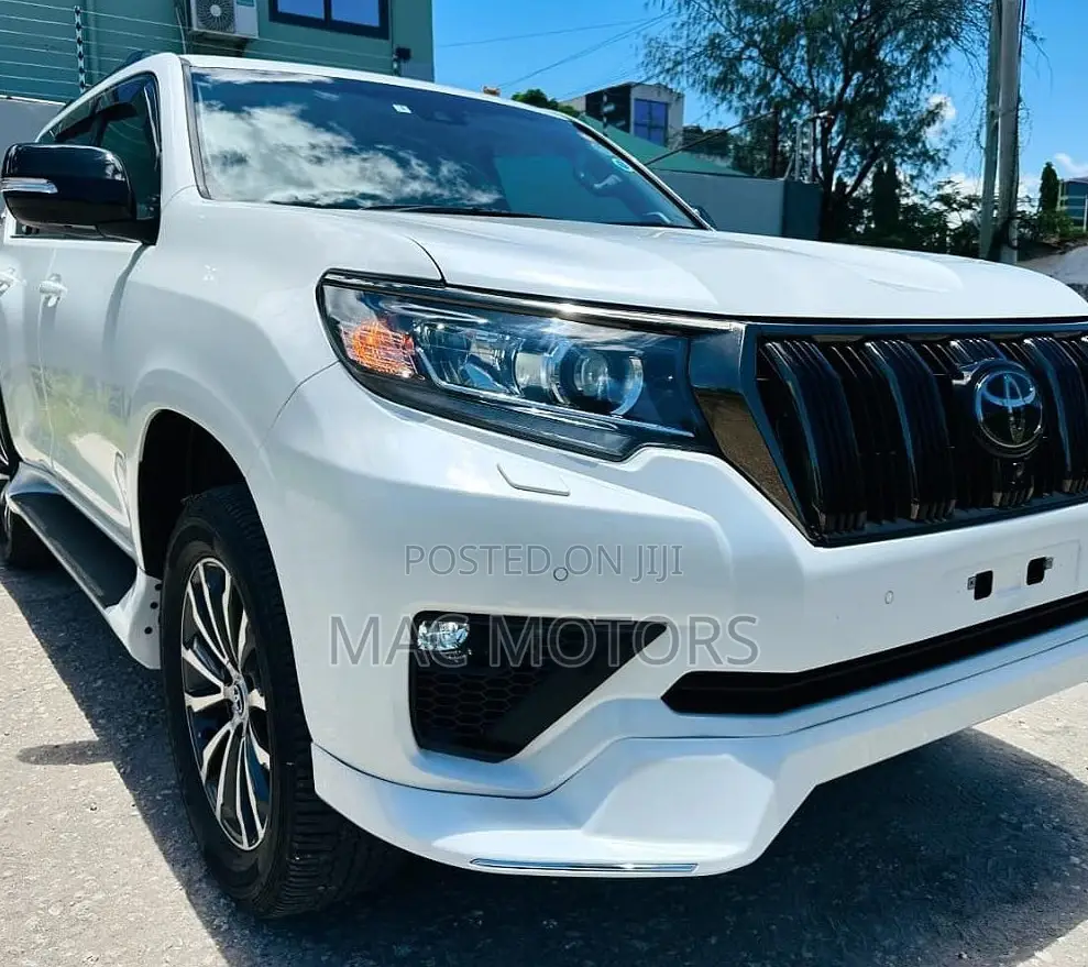 Toyota Land Cruiser Prado 2021 White
