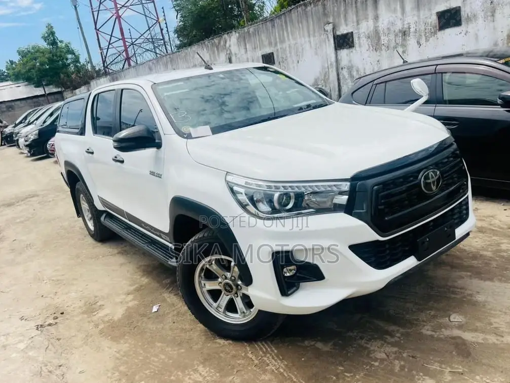 Toyota Hilux 2019 White