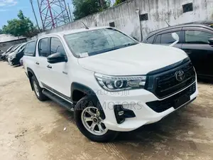 Toyota Hilux 2019 White