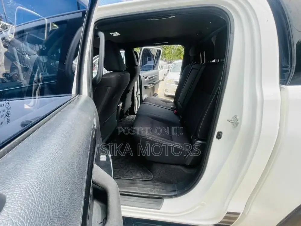 Toyota Hilux 2019 White