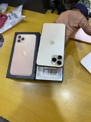 New Apple iPhone 11 Pro Max 256 GB Gold
