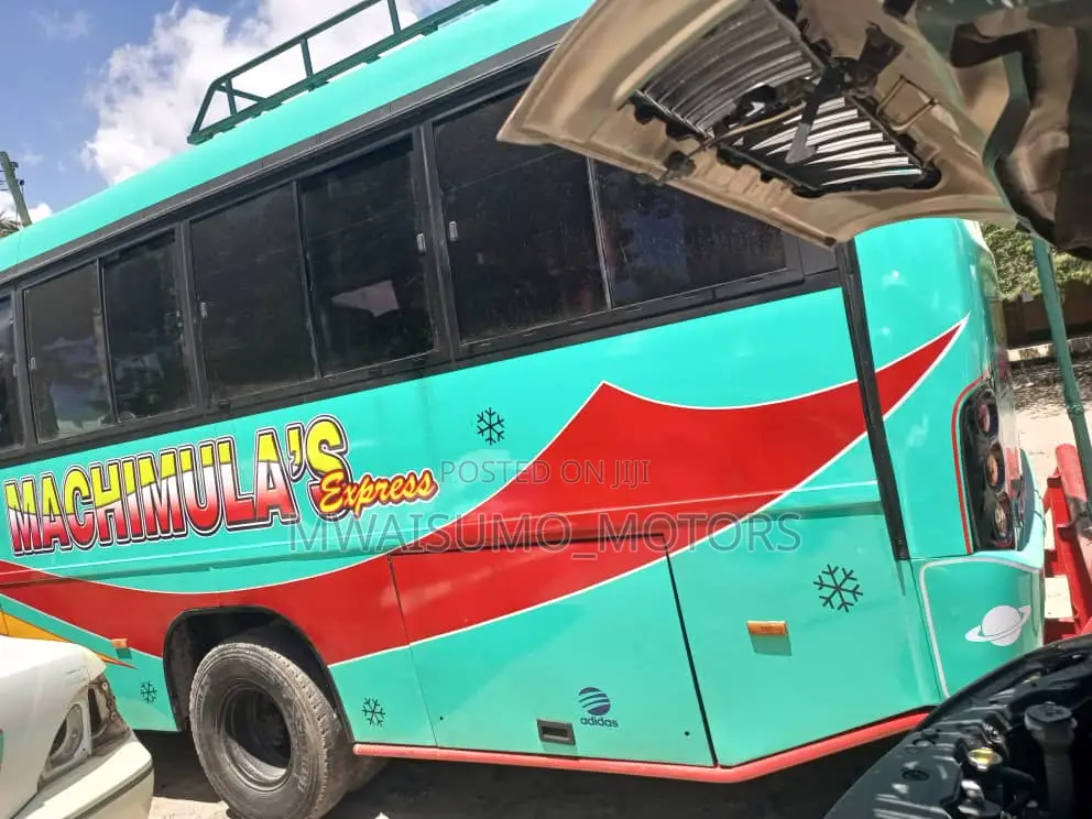 Tata Starbus Ultra Skool 2001 Green