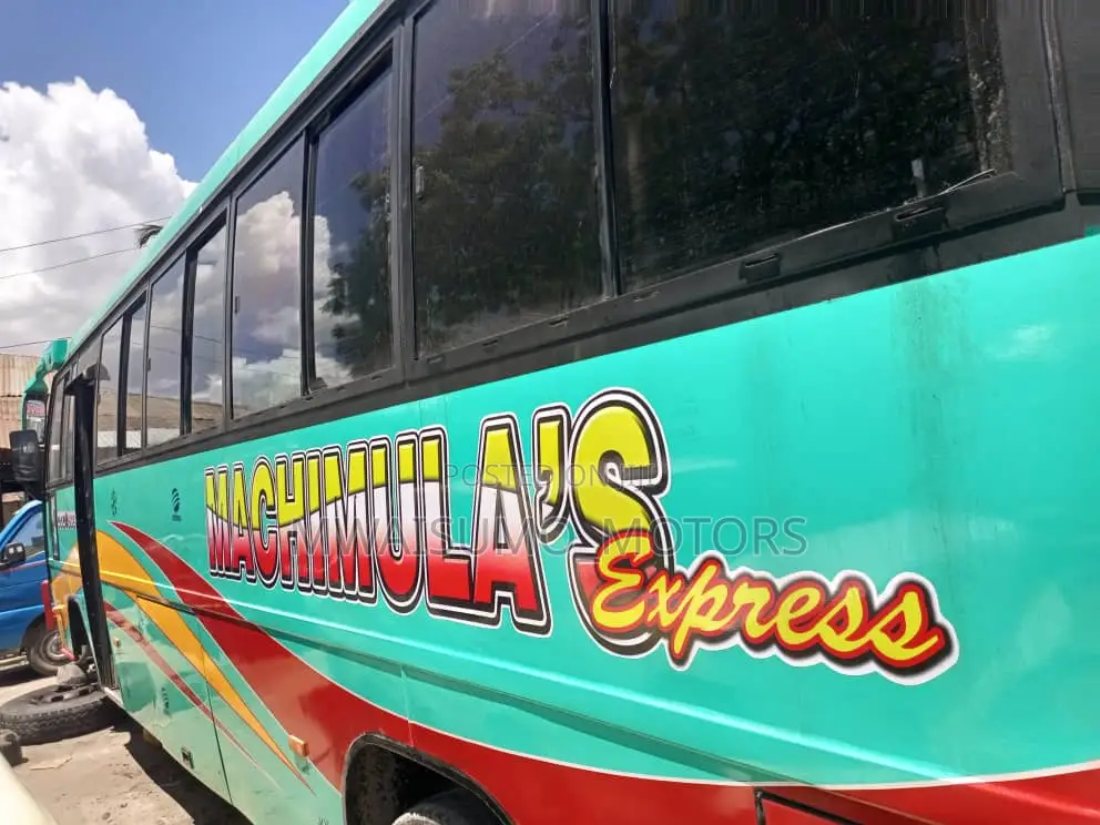 Tata Starbus Ultra Skool 2001 Green
