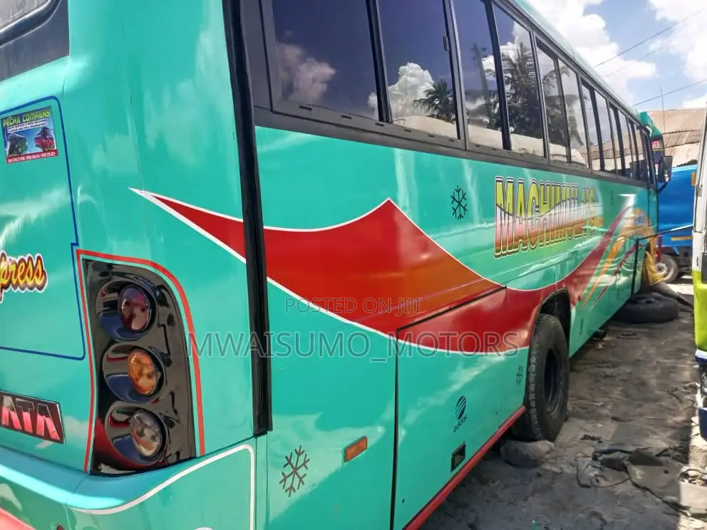 Tata Starbus Ultra Skool 2001 Green