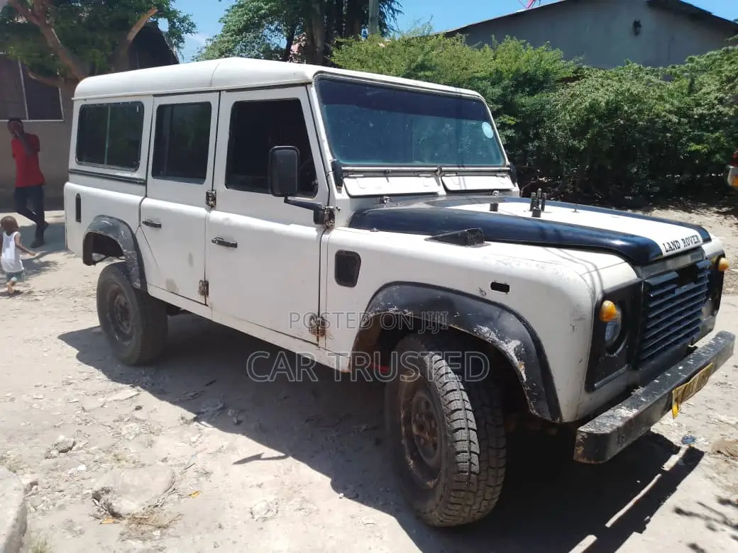 Land Rover Defender 2002 White