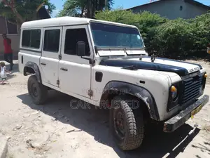 Land Rover Defender 2002 White