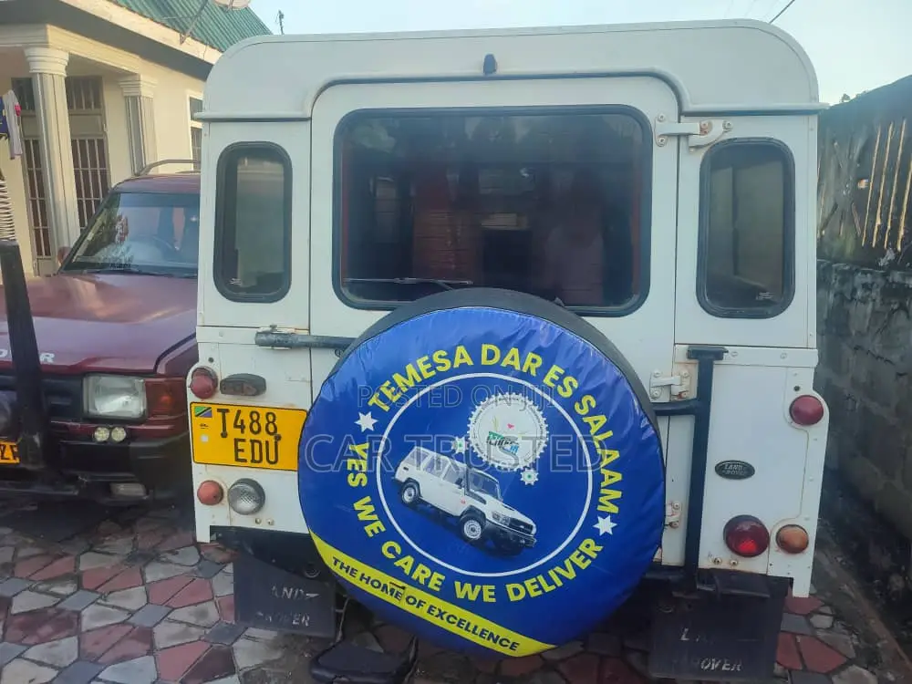Land Rover Defender 2002 White