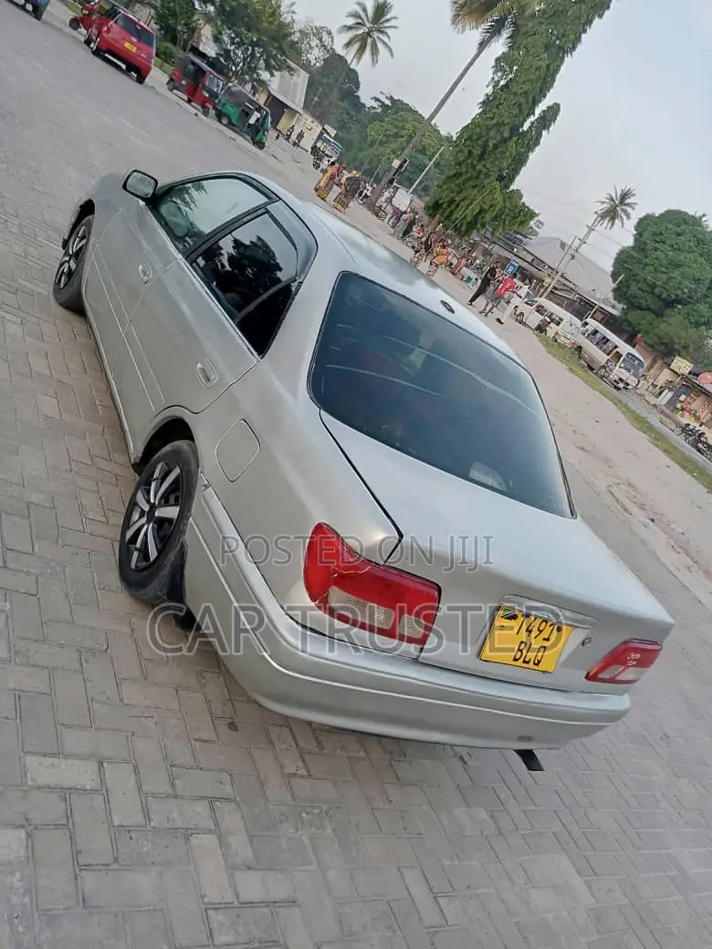 Toyota Carina 1.5 FWD Sedan 2001 Silver