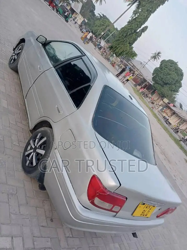 Toyota Carina 1.5 FWD Sedan 2001 Silver