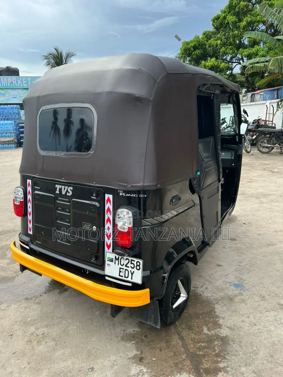 New TVS King Cargo 2023 Black