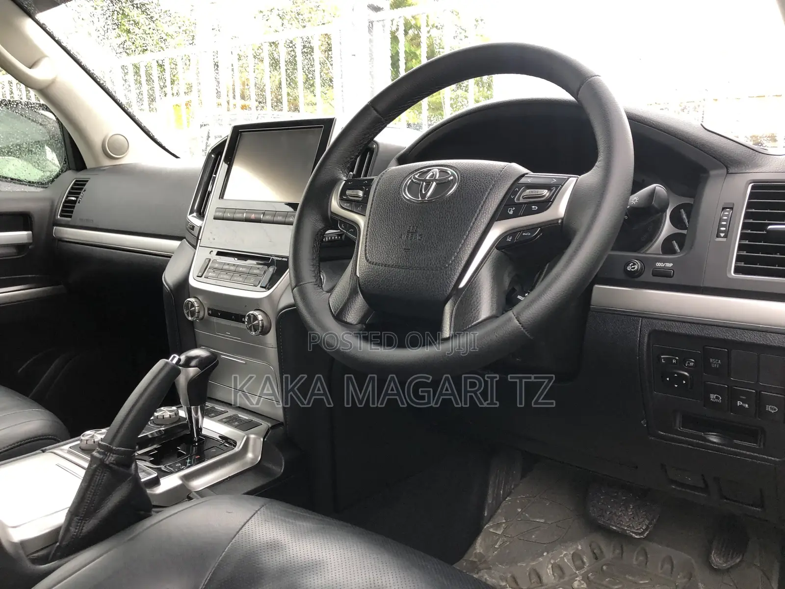 Toyota Land Cruiser 2017 White