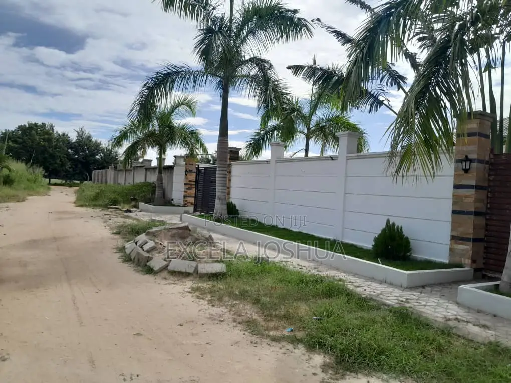 3bdrm House in Excela Joshua, Mbweni for sale