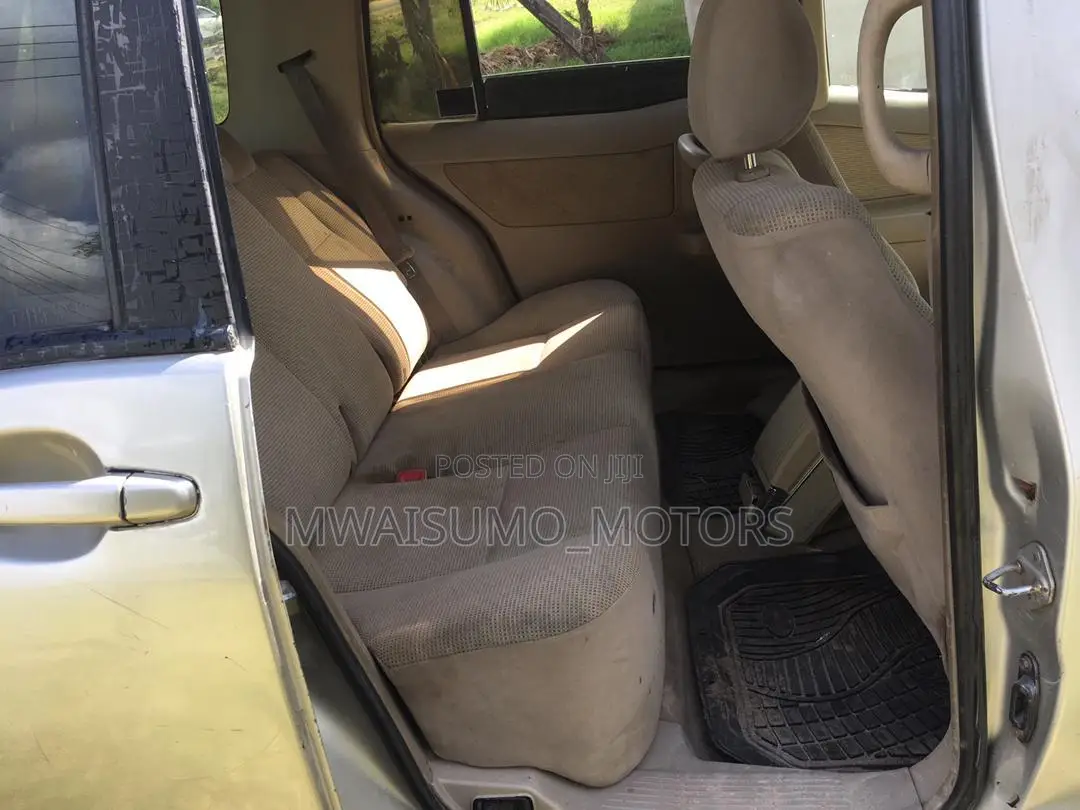 Toyota Raum 2003 Silver