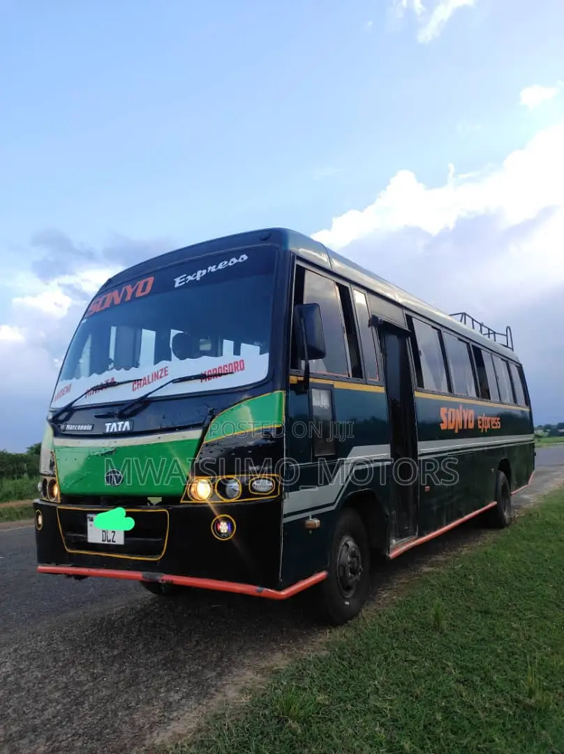 Tata LP 2000 Blue