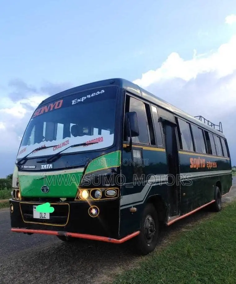 Tata LP 2000 Blue