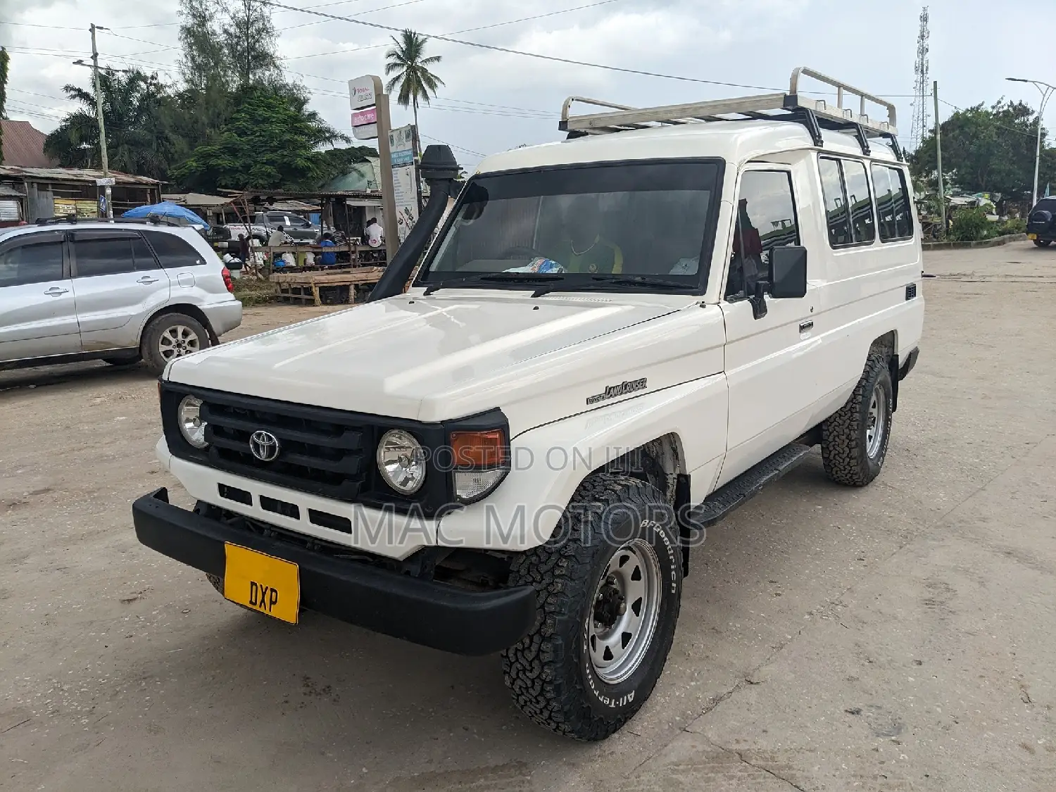 Toyota Land Cruiser 2005 White