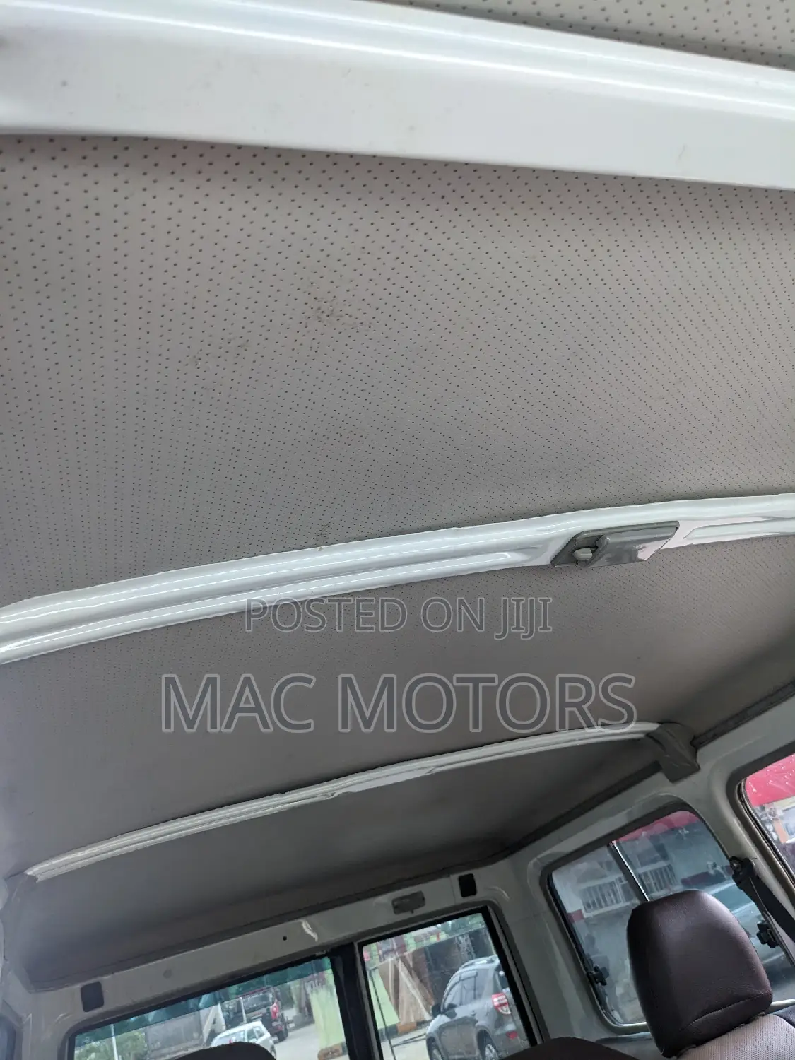Toyota Land Cruiser 2005 White