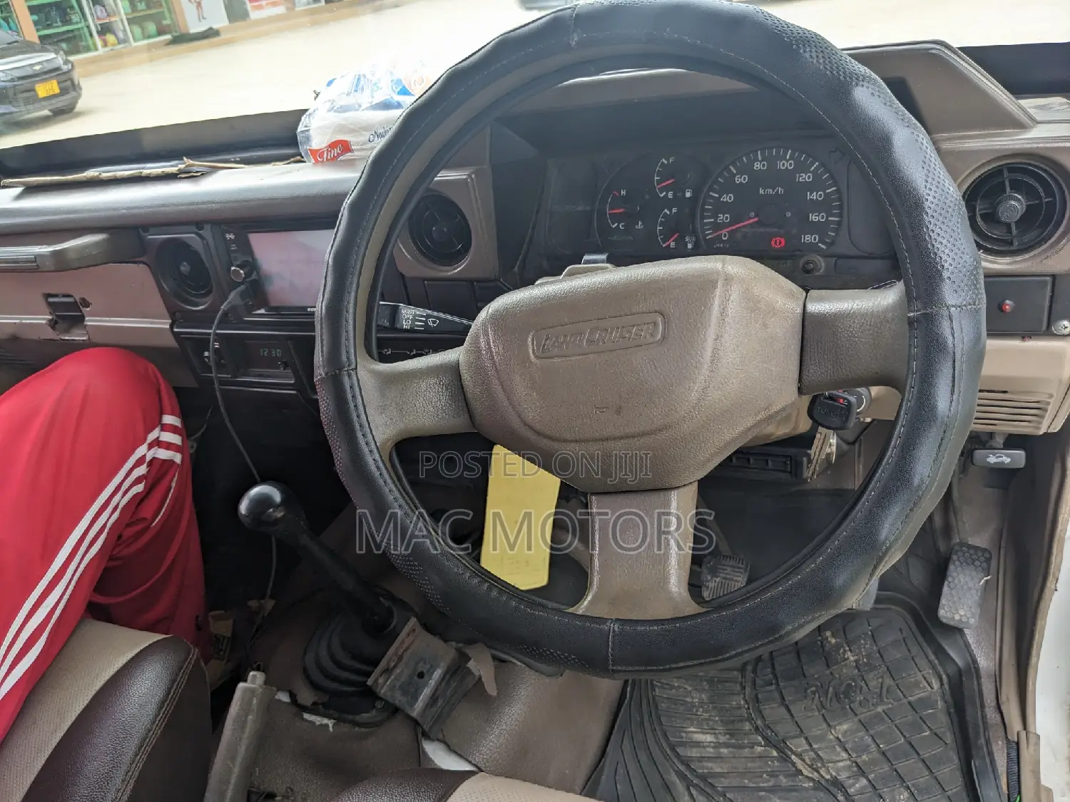 Toyota Land Cruiser 2005 White