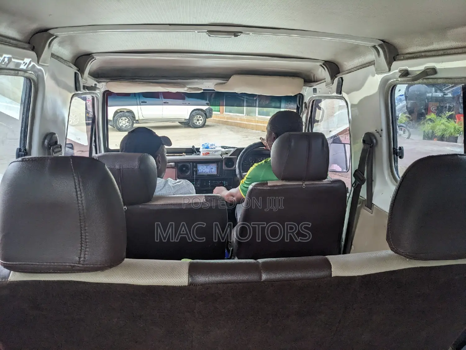 Toyota Land Cruiser 2005 White