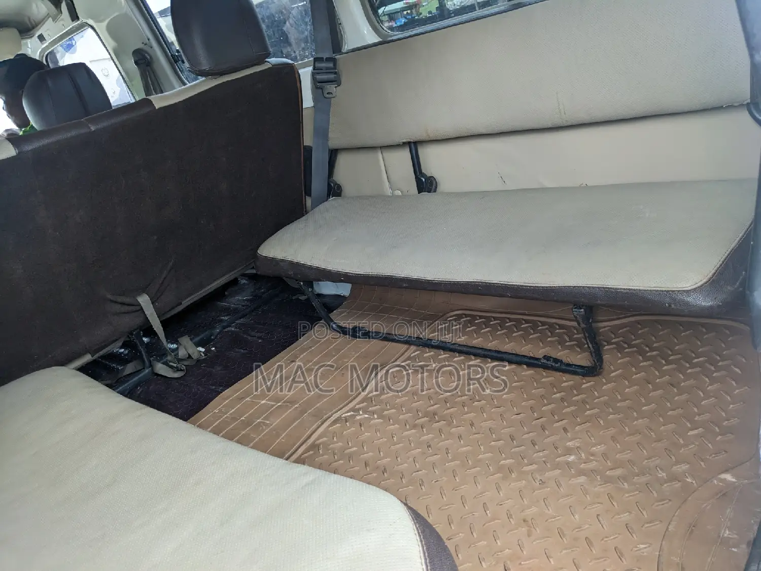Toyota Land Cruiser 2005 White