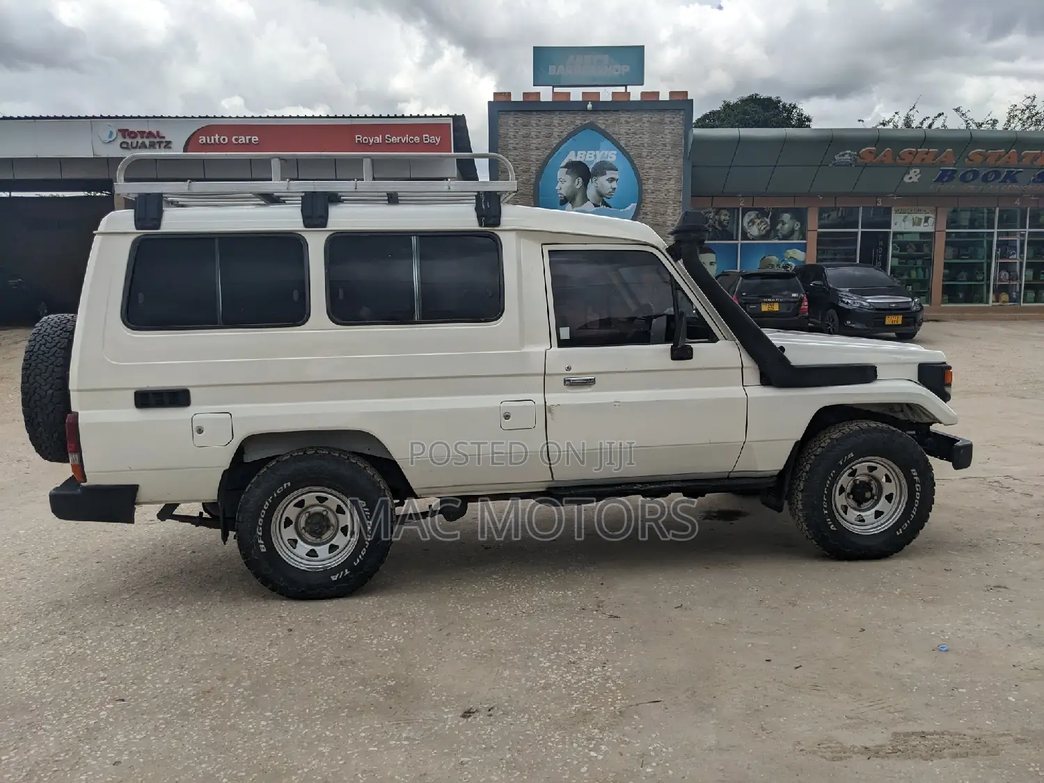 Toyota Land Cruiser 2005 White