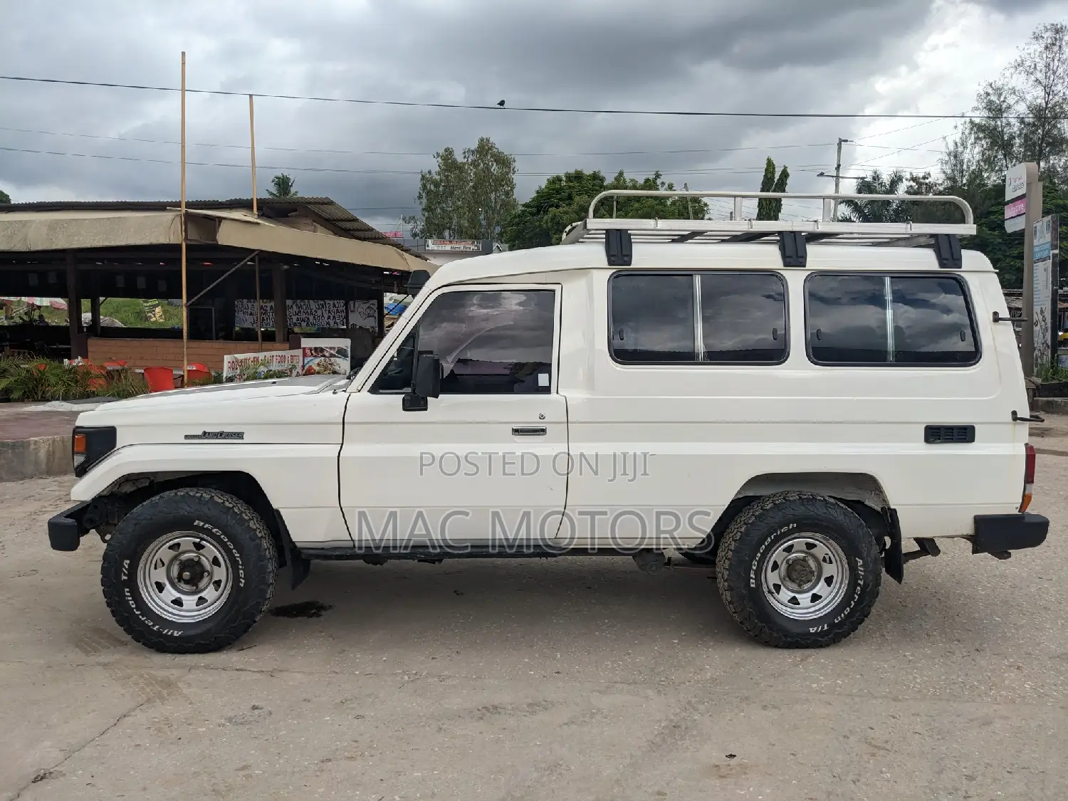 Toyota Land Cruiser 2005 White