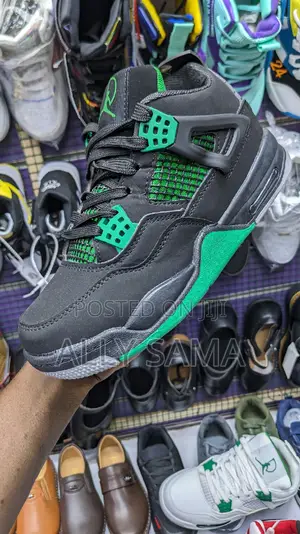 Kids Sneakers Jordan4