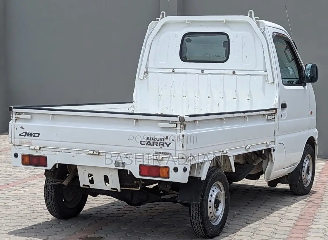 Suzuki Carry Engen Ndogo.