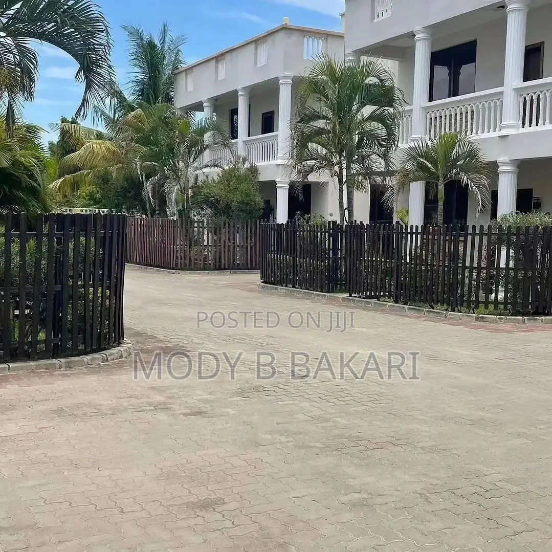 Furnished 4bdrm Villa in Masaki for rent