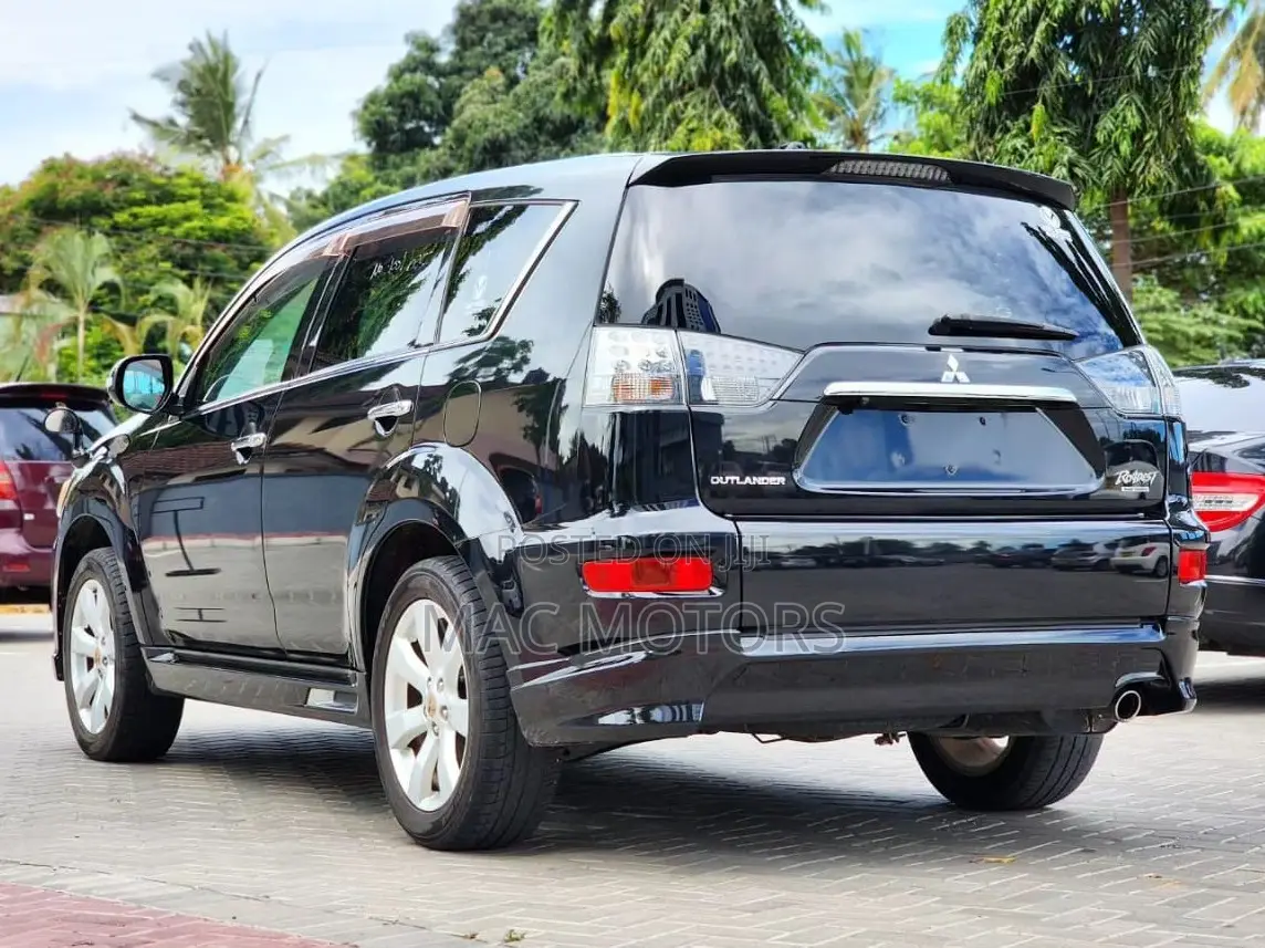 Mitsubishi Outlander 2012 Black