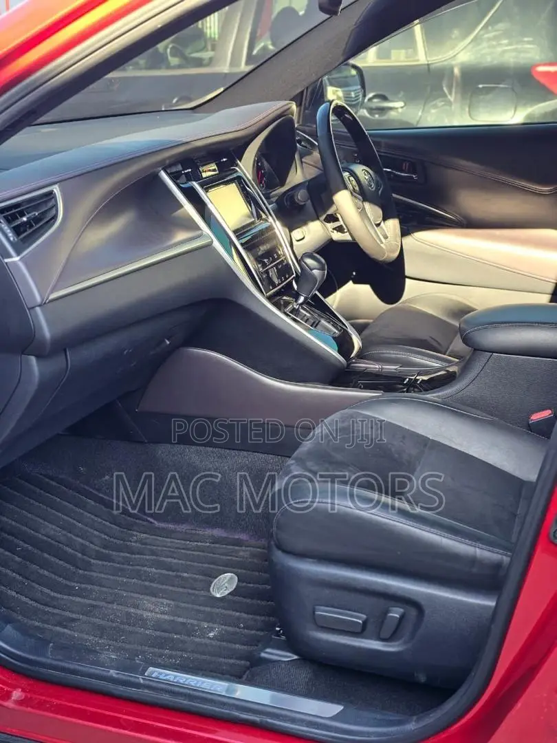 Toyota Harrier 2.0 2016 Red