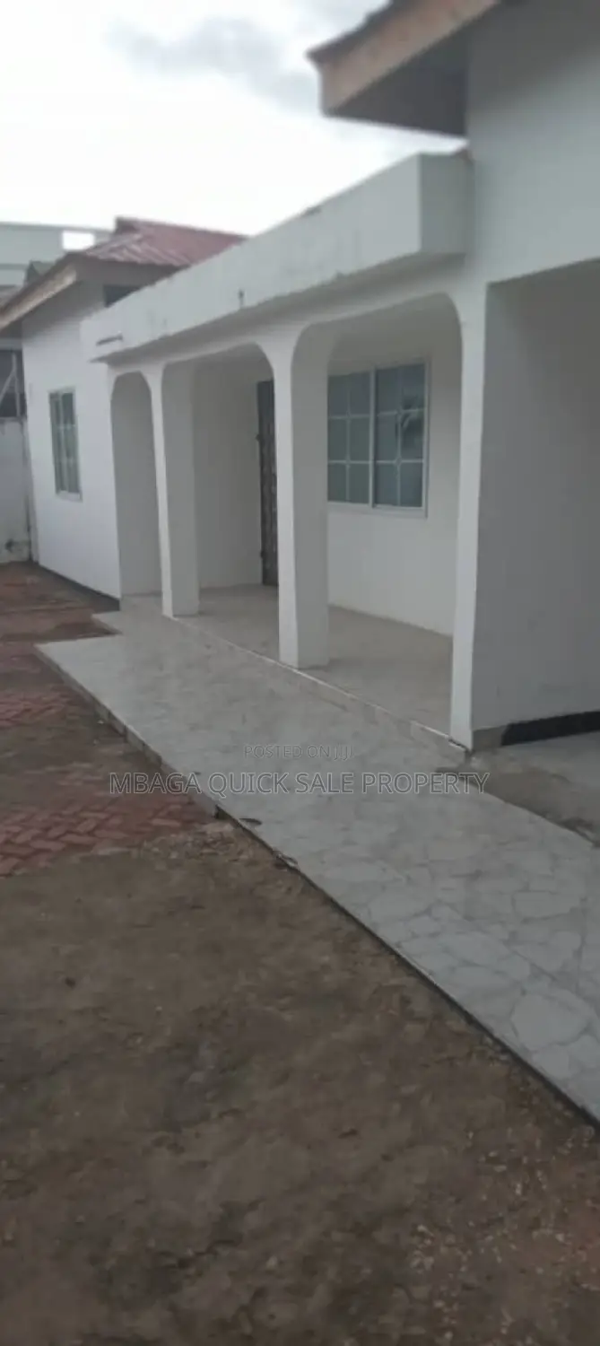 5bdrm House in Block 41, Kinondoni for rent