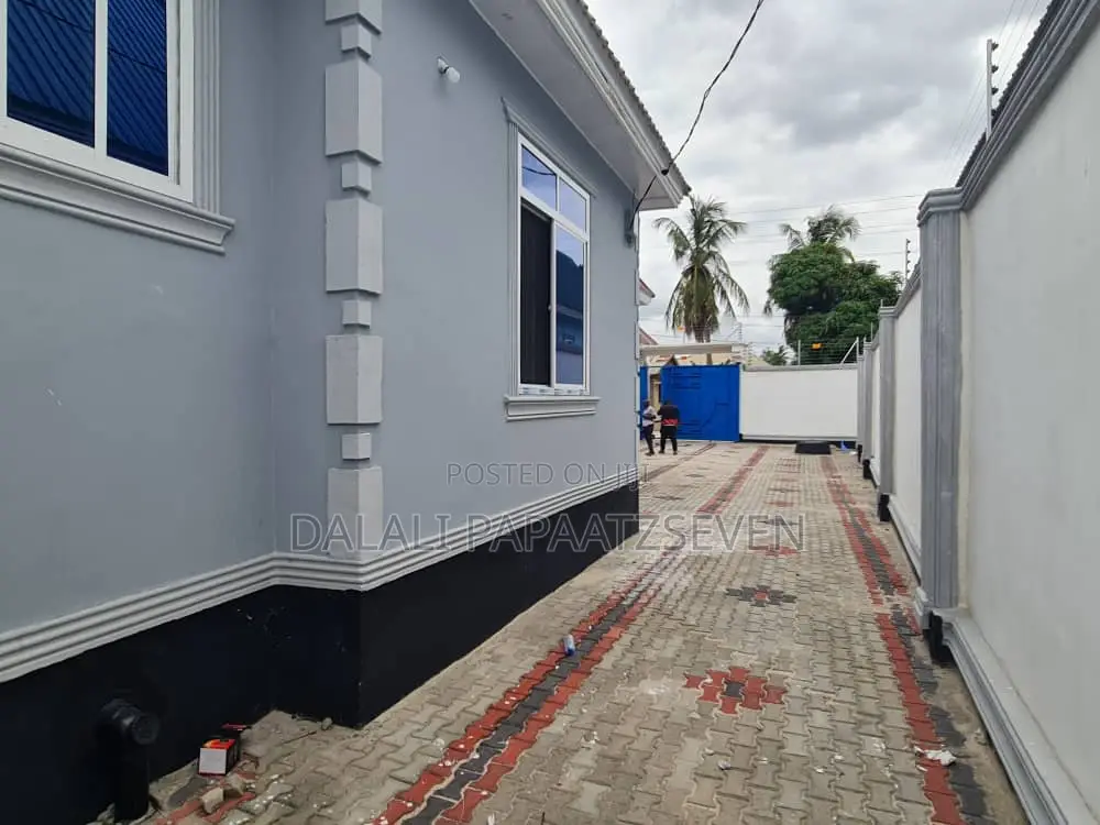4bdrm House in Dalalipapaatzseven, Mbagala for sale