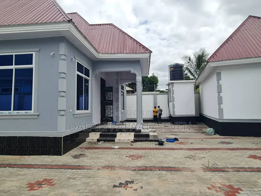 4bdrm House in Dalalipapaatzseven, Mbagala for sale