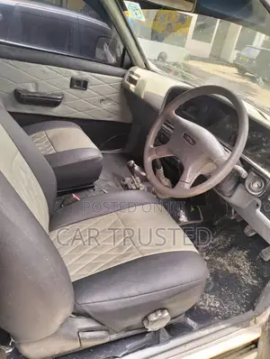 Toyota Hilux 1999 White