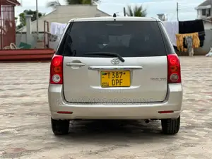 Toyota Raum 2005 Silver