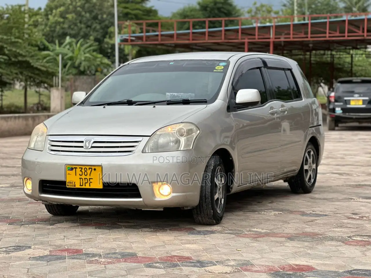 Toyota Raum 2005 Silver