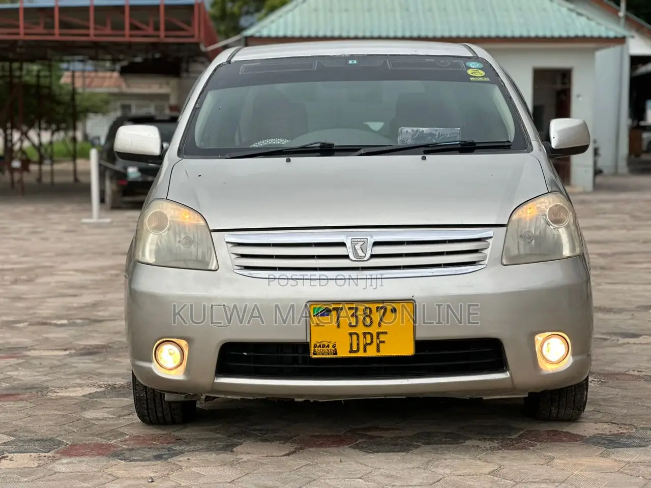 Toyota Raum 2005 Silver