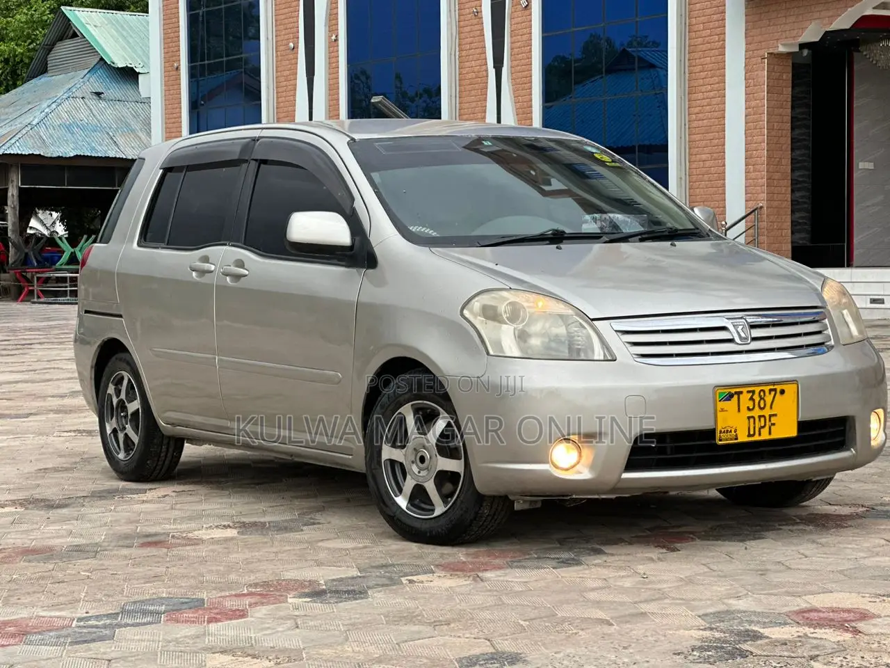 Toyota Raum 2005 Silver