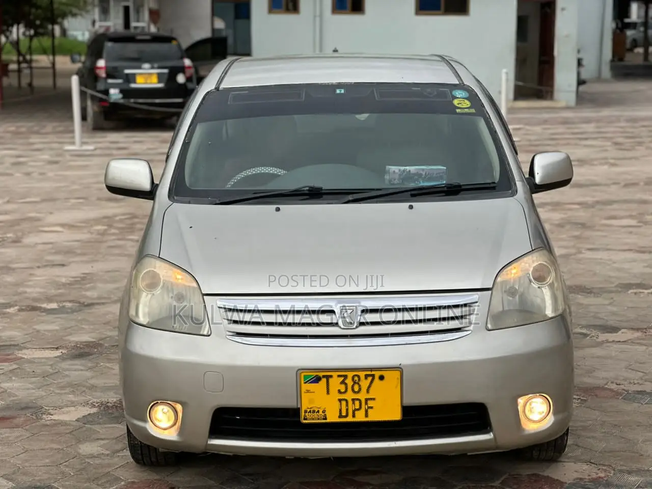 Toyota Raum 2005 Silver